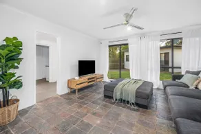 King Bed Retreat with Large Pool - Image 5