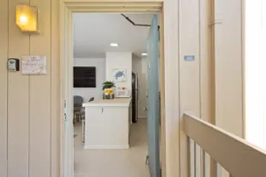 Tropical Bungalow with two AC units & Sunny Lanai - Image 2