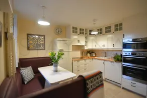 PARK LANE - The central Dingle hideout! - Image 5