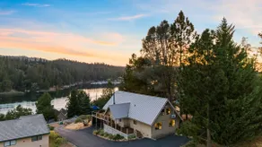 Epic Lake Views • 1 Block to Lake • Yosemite - Image 2