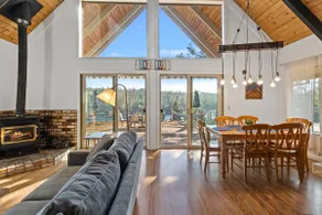 Epic Lake views • Near Yosemite • Family Retreat - Image 4