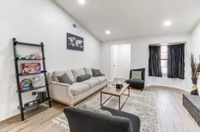 Newly Updated Cozy Home - Image 3