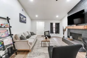 Newly Updated Cozy Home - Image 4