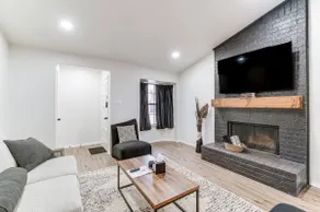 Newly Updated Cozy Home - Image 2