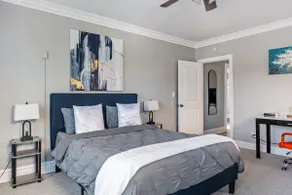 Chic Apt w/Comfy Vibes - Image 2