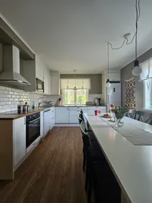 Central & spacious house | 10+2 beds, spa bath - Image 3