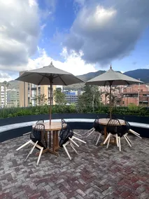Modern and Elegant apartment in the BEST location. - Image 5