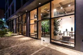 Modern and Elegant apartment in the BEST location. - Image 3