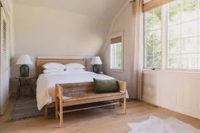 Luxury Barn Retreat in Woodstock - Image 4