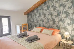 Air-conditioned gîte La Terrasse: sleeps 11 - Image 3