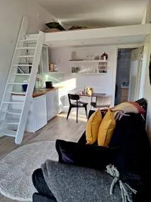 Stay in a detached house on a plot - Image 5