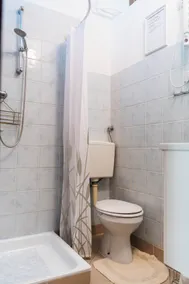 Bright Modern Apt | for 4 people | Mountain view - Image 3