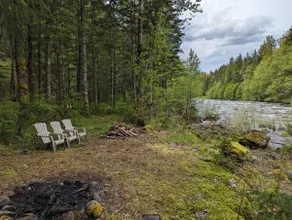 Riverfront cabin with hot tub! - Image 4