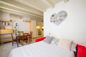* * Very central suite, just 500 steps from the Arena * * - Image 4