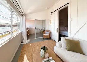 Panoramic Beachside Apartment - Image 5
