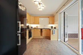 2-bed home ideal for working professionals - Image 4