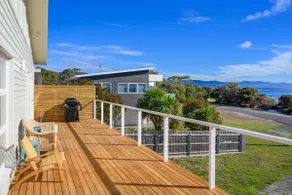 Silver Hill ~ from farm cottage to splendid beachy vibes! - Image 2