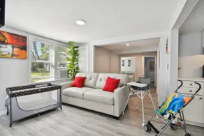 Walk to bars, coffee, eat-wrkspace-pet friendly - Image 3