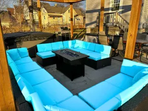 Downtown-2 King Beds-hot tub-Double Shower-Parking - Image 4