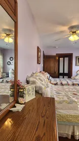 1800s Home+Train & Iowa Decor+Perks+Walk Downtown - Image 5
