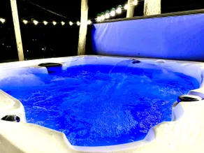 Stylish Home sleep 20,Hot Tub and EV charger - Image 2