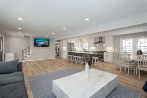 Stylish Home sleep 20,Hot Tub and EV charger - Image 3