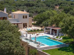 Luxurious Villa Liandri - With Private Pool - Image 3