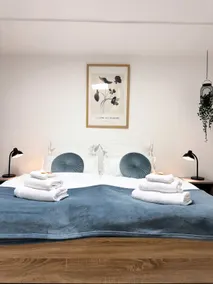 75sqm, private bathroom, kitchen, living & bedroom - Image 2
