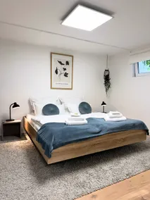 75sqm, private bathroom, kitchen, living & bedroom - Image 3