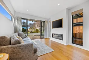 Small Scale Stays - Couples Retreats - Image 2