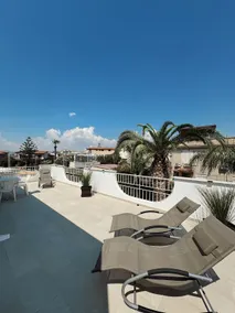 The Terrace Overlooking the Sunset - Apartment in Villa - Image 4
