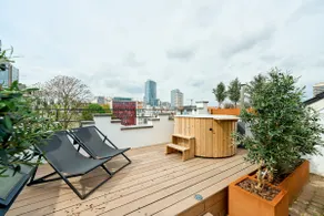 luxurious penthouse with jacuzzi and sauna - Image 4