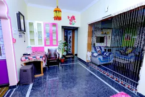Sri Sakthi Home Stay - Unstained bed sheets- powerful AC - Fast wifi - Water purifier - Spotless bathrooms- No cockroaches- Dust free rooms- Luxury mattress- Refrigerator- cozy ambience- 24 hours hot water- washing machine - Image 4