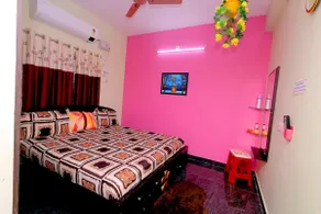 Sri Sakthi Home Stay - Unstained bed sheets- powerful AC - Fast wifi - Water purifier - Spotless bathrooms- No cockroaches- Dust free rooms- Luxury mattress- Refrigerator- cozy ambience- 24 hours hot water- washing machine - Image 3