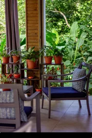 Open Living, Lush Garden, 3 Min to Beach, AC&TV - Image 3
