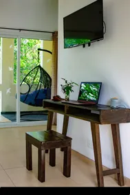 Open Living, Lush Garden, 3 Min to Beach, AC&TV - Image 5