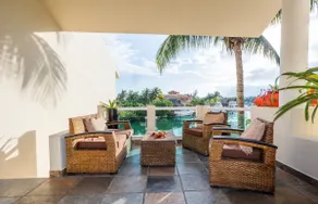 Stunning Large Remodeled Penthouse-Big Canal Views - Image 4