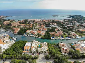 Stunning Large Remodeled Penthouse-Big Canal Views - Image 3