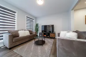 Beautiful Newly Built House - Downtown Edmonton - Image 2