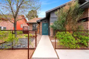 Urban Blossom: 4 Bedroom, 2 Bath, Pets ok. - Image 4