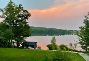 Charming lakeside retreat - Image 4