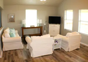 Unwind by the Gulf at This Cozy Dune‑Front Cottage - Image 4
