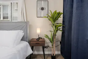 Stylish Studio Apartment with Modern Touches - Image 2