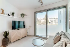 Kristall 9 by Quokka 360 - Stylish Modern Apartment with Balcony in Lugano - Image 2