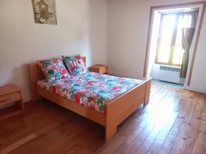 Spacious apartment in the heart of a medieval village - Image 3