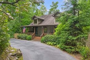 Luxury Cabin with Amenities! - Image 4