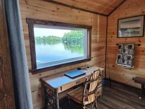 Luxurious and very private lake front cottage - Image 5