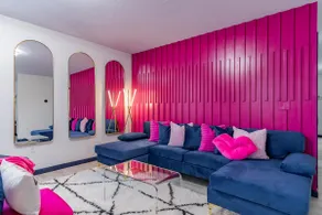 Sleek+Stylish Home Near Downtown - Image 2