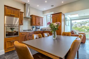 Stunning Riverside Cottage in heart of Noss Mayo - Image 3