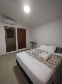 Montes 181 Oriente House - Image 5